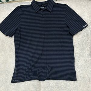 Oakley polo golf shirt. Cotton fabric.